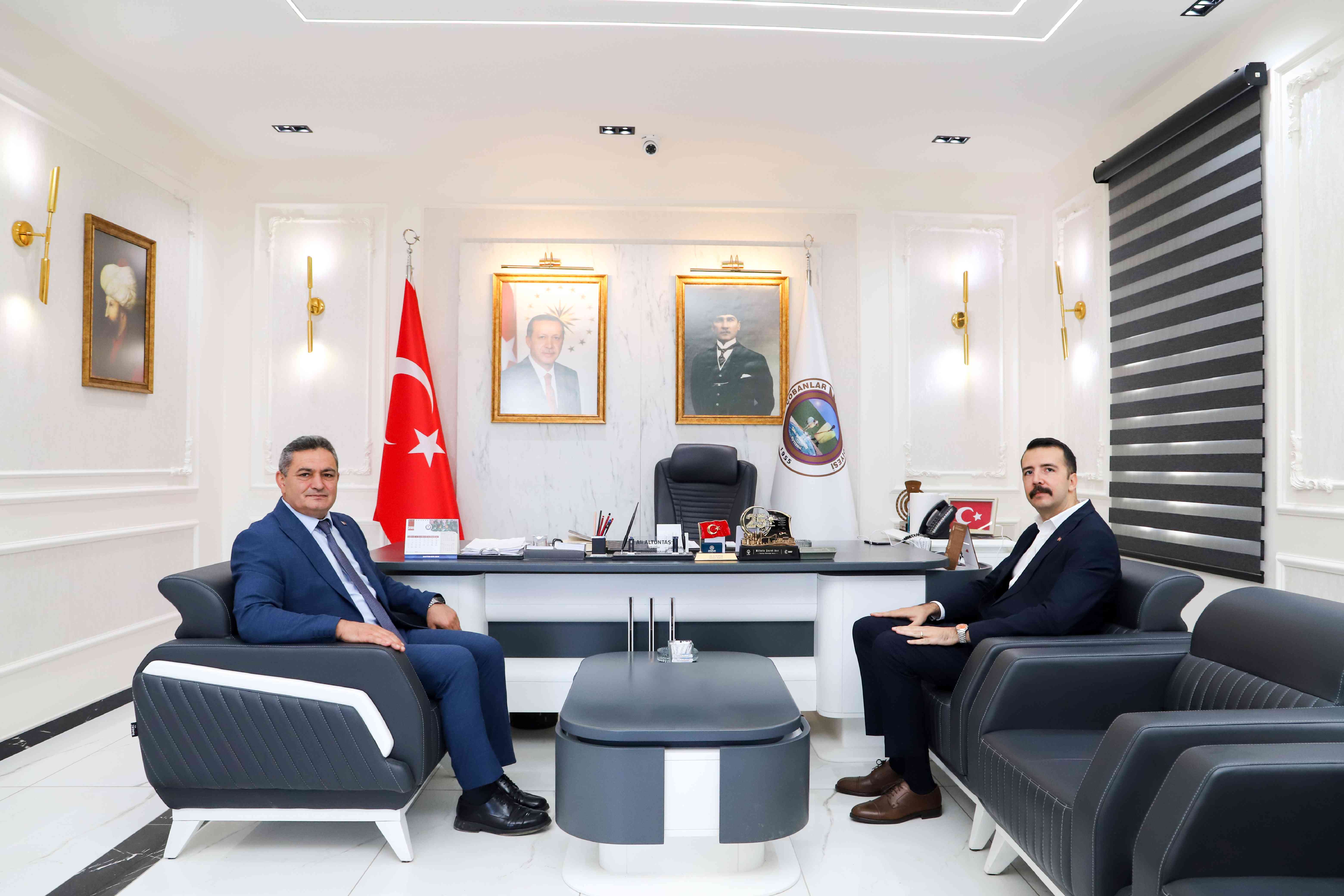 Kaymakam Ömer Nergiz’den Çobanlar Belediyesi’ne Ziyaret